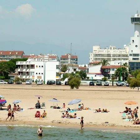 Port 27 Apartment