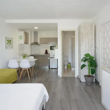 Apartment Port 27 *