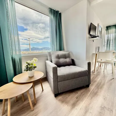 Port 27 Apartment