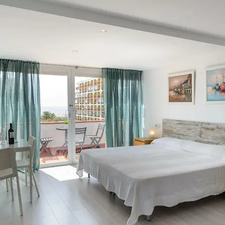 Port 27 Apartment *